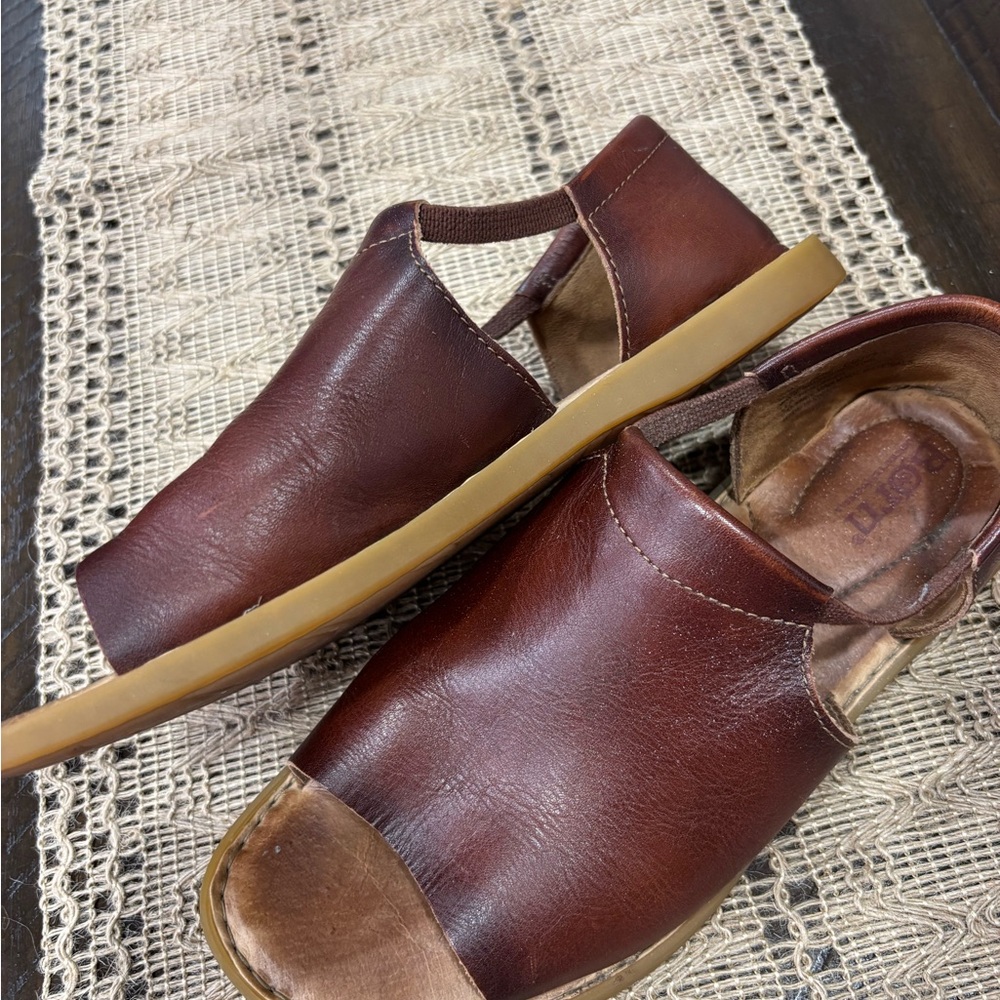 Born Women's Brown Leather Sandals